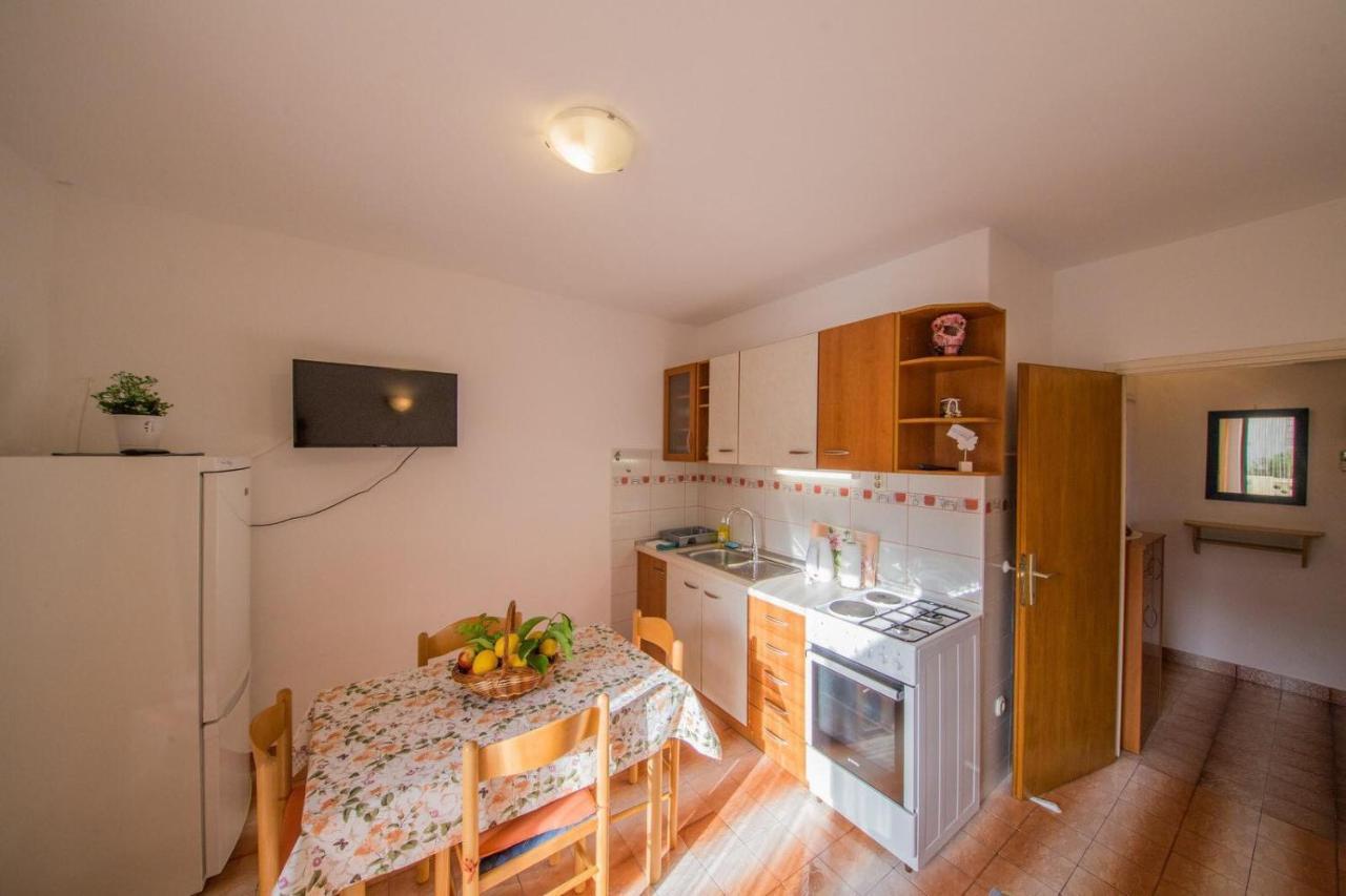 Apartmani Katija Komiža Exterior foto